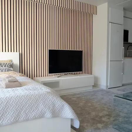 Nordic Guest 1 *